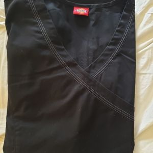 Dickie scrub top